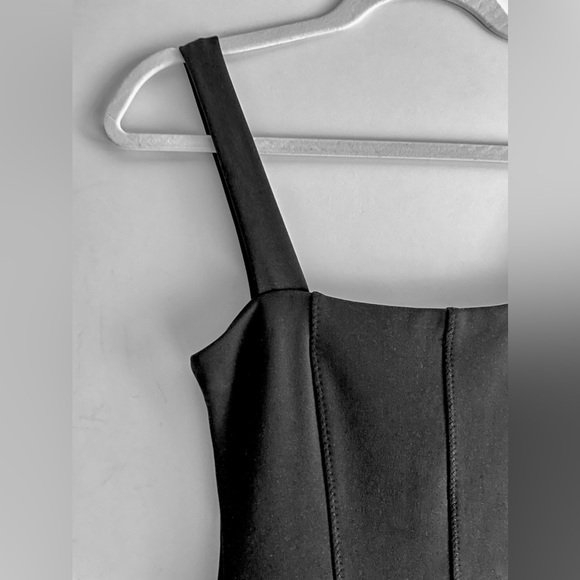 🚨4/$10🚨H&M Seamed Black Bodycon Dress - Picture 5 of 7